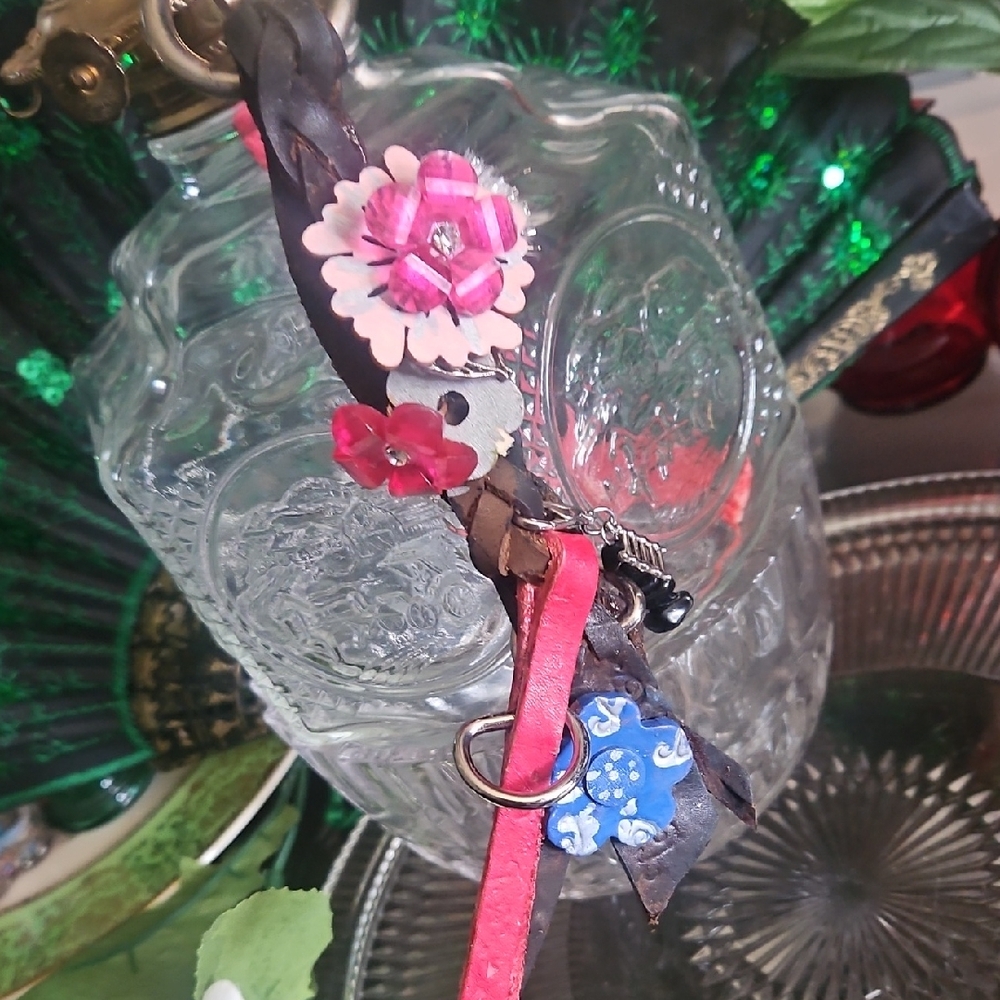 Hand Crafted Floral Genuine Leather Key Chain Purse Charm NEW
